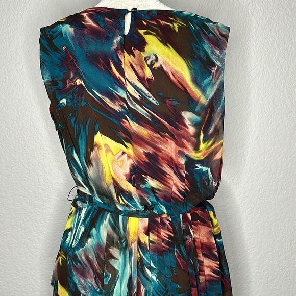 Multicolored Fit and Flare Abstract Print Sleeveless Dress 10 - Picture 7 of 10